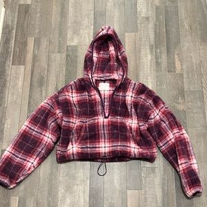 3/$20 🛍️  Aeropostale Fuzzy Crop Half Zip Size M